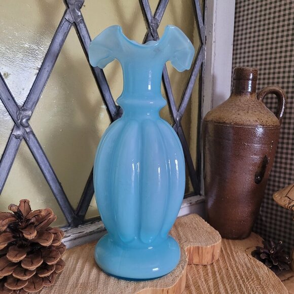 Vintage Fenton Blue Blown Glass Melon Flower Vase with Ruffled Edge - Picture 3 of 13